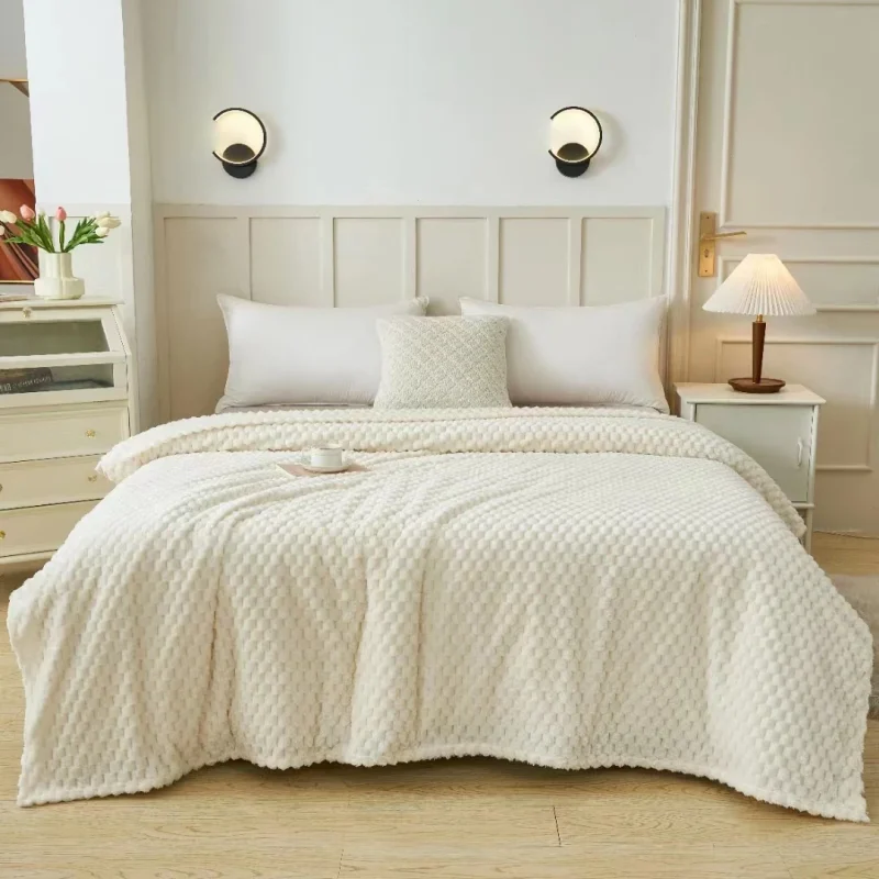 Exquisite Fleece Blanket – 6x7 – White