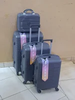 4-in-1 Luxurious Unbreakable Suitcase Set – Grey