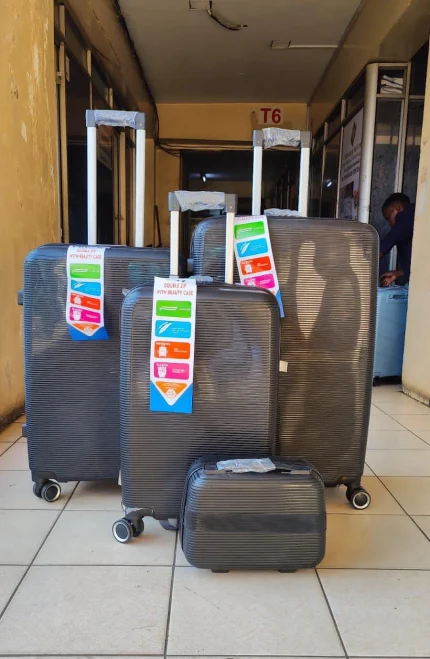 4-in-1 Unbreakable Suitcase Set (Size 3) – Black