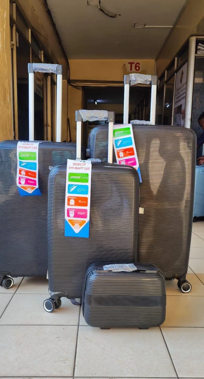 4-in-1 Unbreakable Suitcase Set (Size 3) – Black